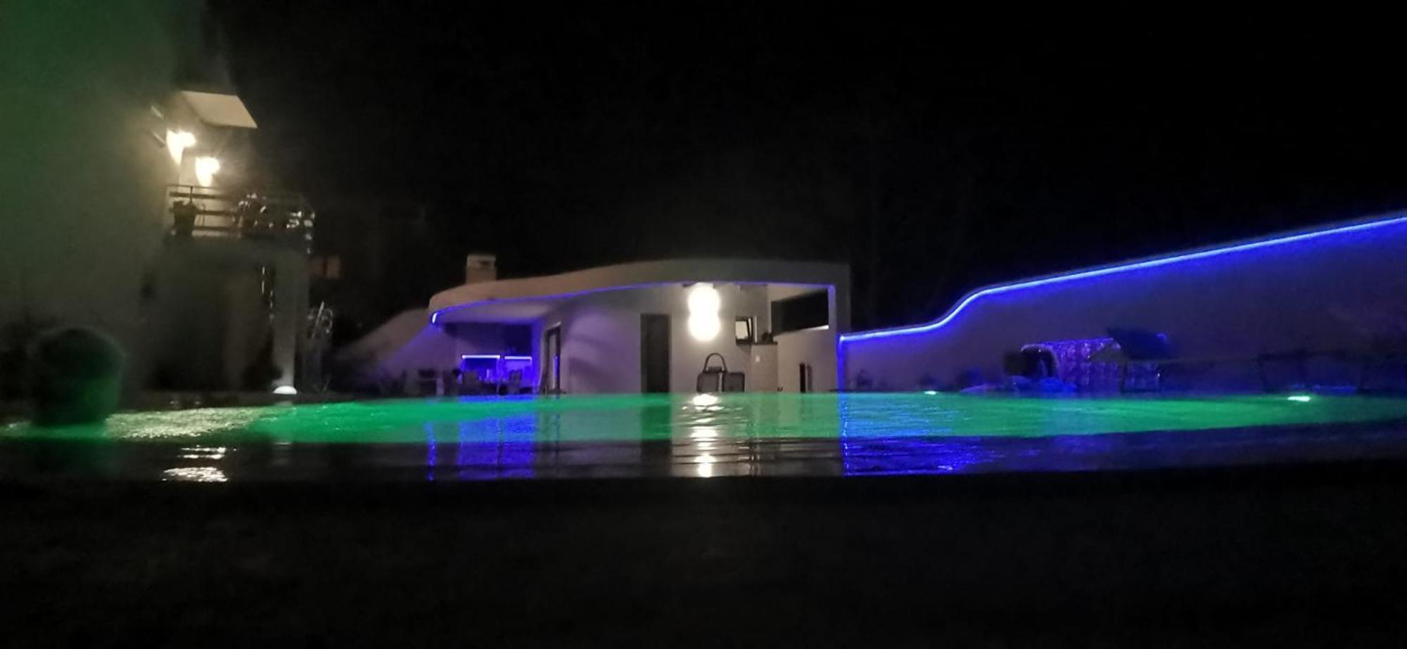 Villa Elke Maria With Overflow Pool And Hydromassage Novigrad Istria Eksteriør billede